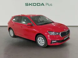 Rojo Usado 2024 Skoda Fabia Selection Utilitario | 17.390 € (Caro)