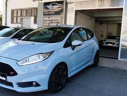 Gris Usado 2016 Ford Fiesta ST200 Utilitario | 17.990 €