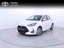Blanco Usado 2024 Toyota Yaris Hybrid Active Utilitario | 19.750 € (Buen precio)