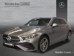 Mountaingrau met. Usado 2024 Mercedes A250 AMG line | 45.900 € (Caro)