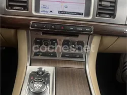 Negro Usado 2015 Jaguar XF Luxury Berlina | 16.200 € (Un poco caro)