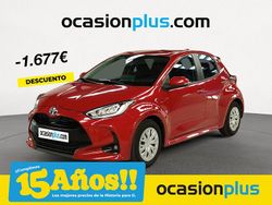 Rojo Usado 2022 Toyota Yaris Hybrid Business Edition Berlina | 17.990 € (Buen precio)