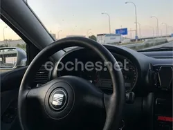 Gris / plata Usado 2001 Seat Leon Stella Berlina | 4000 € (Precio justo)