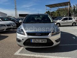 Gris / plata Usado 2009 Ford Focus Trend Berlina | 4990 € (Buen precio)