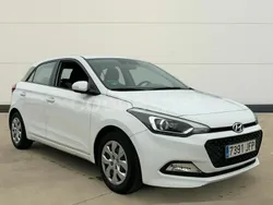 Blanco Usado 2015 Hyundai i20 Berlina | 9500 € (Precio justo)
