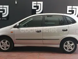 Gris / plata Usado 2004 Nissan Almera Tino Acenta Monovolumen | 2990 €
