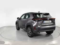 Gris Usado 2024 Toyota Yaris Cross Active SUV | 26.700 € (Precio justo)