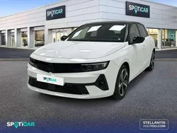 Blanco Usado 2024 Opel Astra Familiar | 20.400 € (Un poco caro)