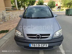 Gris / plata Usado 2004 Opel Zafira Monovolumen | 2700 € (Precio justo)