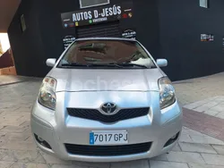 Gris / plata Usado 2010 Toyota Yaris Connect Style Berlina | 5500 € (Buen precio)