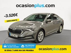 Gris / plata Usado 2023 Skoda Octavia Selection Berlina | 25.150 € (Un poco caro)