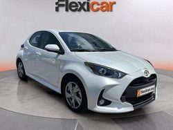 Blanco Usado 2024 Toyota Yaris Hybrid Active Berlina | 17.990 € (Super precio)