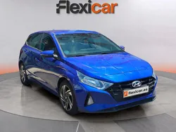 Azul Usado 2021 Hyundai i20 Berlina | 13.490 € (Un poco caro)