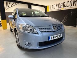 Gris / plata Usado 2011 Toyota Auris Active Berlina | 4600 € (Un poco caro)