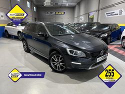Gris / plata Usado 2017 Volvo V60 CC Momentum Familiar | 15.900 € (Caro)