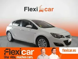 Blanco Usado 2015 Opel Astra Selective Berlina | 9390 € (Precio justo)