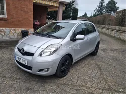 Gris / plata Usado 2010 Toyota Yaris Berlina | 6350 € (Precio justo)