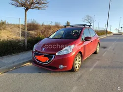 Rojo Usado 2012 Peugeot 208 Active Utilitario | 4900 € (Precio justo)