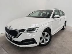 Blanco Usado 2021 Skoda Octavia Ambition Familiar | 15.490 € (Precio justo)