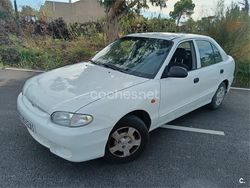 Blanco Usado 1999 Hyundai Accent GLS Berlina | 1490 €