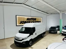Blanco Usado 2017 Iveco Daily Monovolumen | 18.999 €