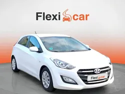 Blanco Usado 2016 Hyundai i30 Berlina | 9290 € (Buen precio)