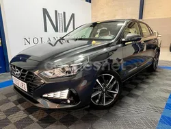 Gris / plata Usado 2021 Hyundai i30 Berlina | 13.995 € (Un poco caro)