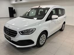 Blanco Usado 2025 Mercedes T180 Monovolumen | 24.900 € (Super precio)