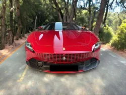 Rojo Usado 2023 Ferrari Roma Coupe | 210.000 € (Super precio)