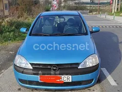 Azul Usado 2000 Opel Corsa Comfort Berlina | 2200 €