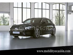 Nachtschwarz unilack Usado 2022 Mercedes A180 AMG line Berlina | 29.500 € (Precio justo)