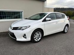 Blanco Usado 2014 Toyota Auris Business Edition Utilitario | 13.500 € (Un poco caro)