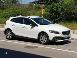 Blanco Usado 2015 Volvo V40 CC Kinetic Familiar | 10.800 € (Precio justo)