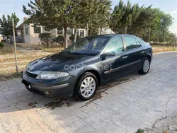 Negro Usado 2002 Renault Laguna II Privilege Berlina | 1850 € (Buen precio)