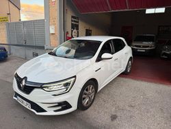 Blanco Usado 2021 Renault Mégane IV Business Berlina | 13.500 € (Buen precio)