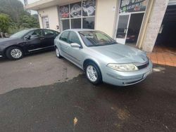Gris Usado 2003 Renault Laguna II Authentique Berlina | 2200 € (Buen precio)