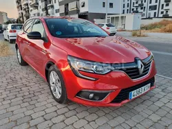 Granate Usado 2019 Renault Mégane IV LIMITED Berlina | 11.999 € (Buen precio)
