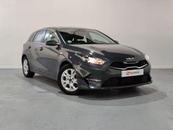 Gris / plata Usado 2024 Kia Ceed Utilitario | 18.899 € (Precio justo)