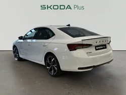 Blanco Nuevo 2025 Skoda Octavia SportLine | 41.990 € (Caro)