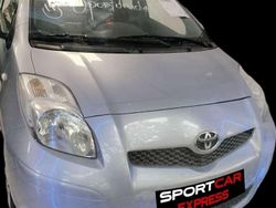 Gris Usado 2010 Toyota Yaris Active Utilitario | 7500 € (Precio justo)