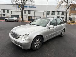 Gris / plata Usado 2001 Mercedes C220 Elegance Familiar | 2500 € (Super precio)
