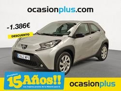 Gris Usado 2024 Toyota Aygo Play Utilitario | 14.600 € (Precio justo)
