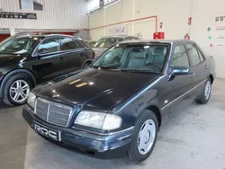 Azul Usado 1997 Mercedes C250 Elegance Berlina | 4500 €
