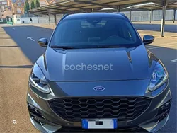 Gris / plata Usado 2023 Ford Kuga ST-Line SUV | 23.000 € (Buen precio)