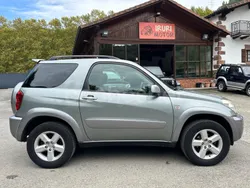 Gris / plata Usado 2004 Toyota RAV4 Sol SUV | 10.499 € (Un poco caro)
