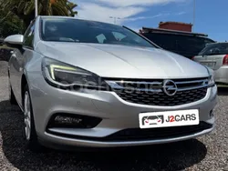 Gris / plata Usado 2015 Opel Astra Selective Berlina | 8800 € (Precio justo)