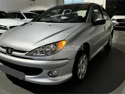 Gris / plata Usado 2004 Peugeot 206 Berlina | 2690 € (Un poco caro)