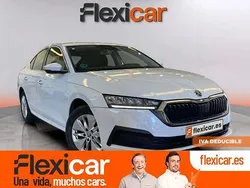 Blanco Usado 2023 Skoda Octavia Selection Berlina | 21.990 € (Precio justo)