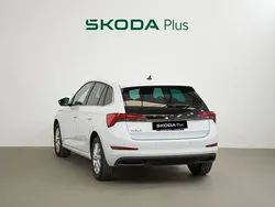 Blanco Usado 2024 Skoda Scala Essence Utilitario | 22.900 € (Caro)