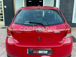 Rojo Usado 2009 Toyota Yaris Active Berlina | 5900 € (Un poco caro)